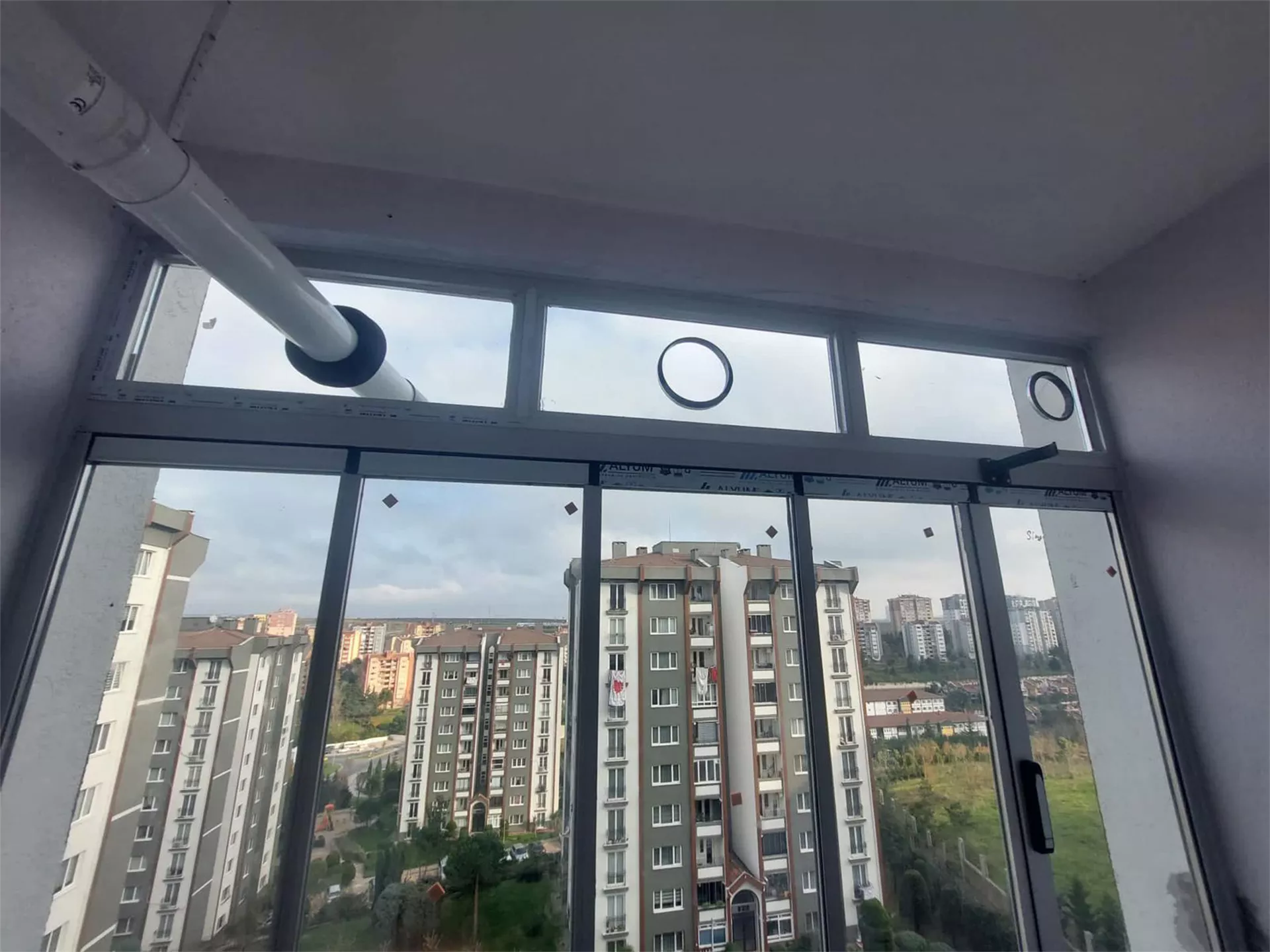 Cam Balkon