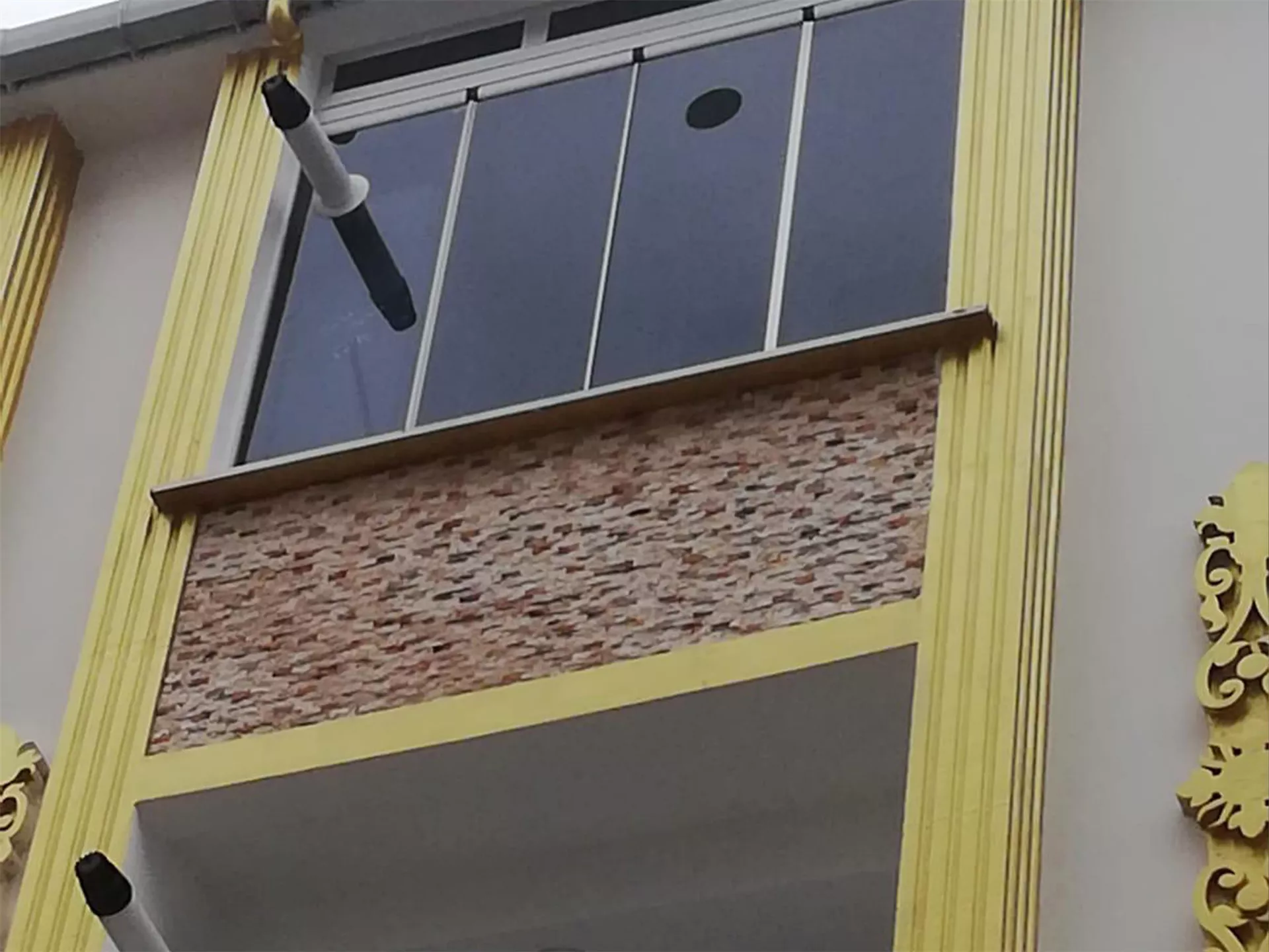 Cam Balkon